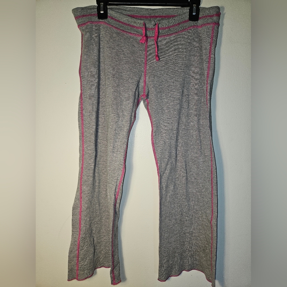 PINK Victoria's Secret Gray and Pink Capri Lounge Pants